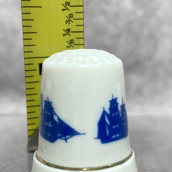 Vintage San Francisco Souvenir Thimble With Blue Ship and Red Text Porcelain - Picture 7 of 7